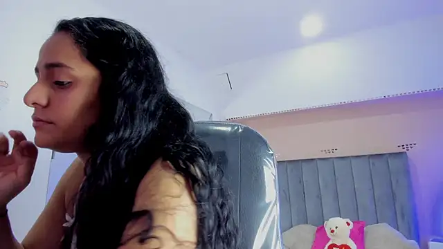 Snapshot of Giselle_Roldan chatting on November 12, 2025, 3:18 am Giselle Roldan online show from November 12, 2025, 3:18 am