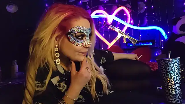 Snapshot of anonymouszN chatting on November 8, 2025, 9:24 pm anonymouszN online show from November 8, 2025, 9:24 pm