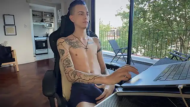 Den BlueXx online show from April 8, 2026, 7:36 pm