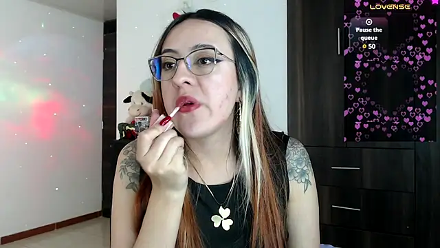 SarahXRusso online show from December 15, 2024, 4:40 am