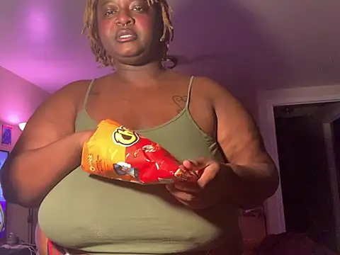 BigKittyRaven online show from January 11, 2025, 10:40 pm