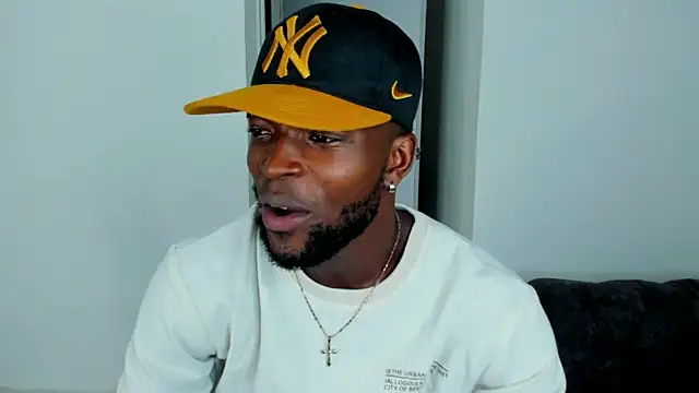 Dylan Taylor online show from October 1, 2025, 3:56 am