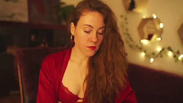 Snapshot of Berberis__Silene chatting on January 21, 2025, 9:36 pm Berberis Silene online show from January 21, 2025, 9:36 pm