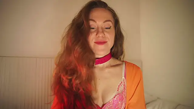 Berberis  Silene online show from February 5, 2026, 8:02 pm