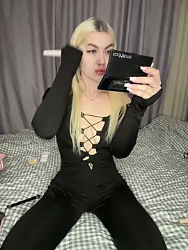 Snapshot of Cute_Barbieee_ chatting on December 19, 2024, 1:18 am Cute Barbieee online show from December 19, 2024, 1:18 am