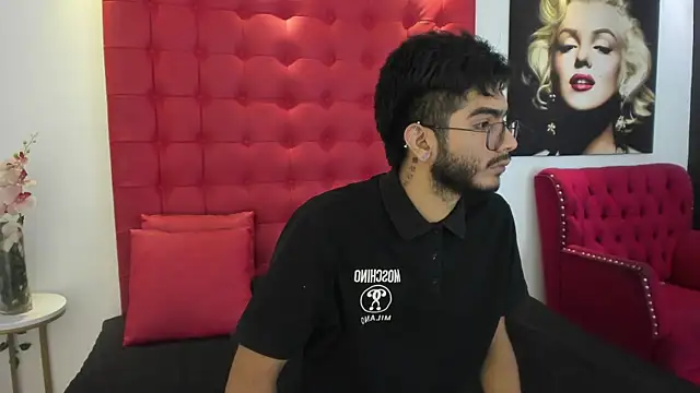 Snapshot of orion_perla chatting on February 10, 2025, 3:03 am orion perla online show from February 10, 2025, 3:03 am