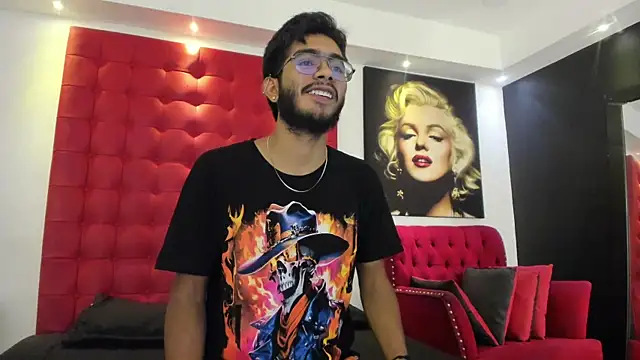 Snapshot of orion_perla chatting on February 18, 2025, 4:04 am orion perla online show from February 18, 2025, 4:04 am