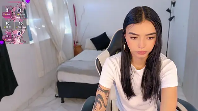 AnabelWolf online show from November 18, 2025, 3:27 pm