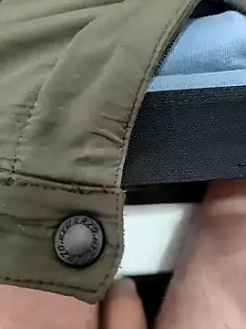 Snapshot of shale26 chatting on December 13, 2024, 3:27 am shale26 online show from December 13, 2024, 3:27 am