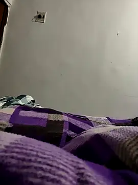 Snapshot of shale26 chatting on December 16, 2024, 6:05 pm shale26 online show from December 16, 2024, 6:05 pm