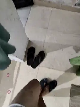 Snapshot of shale26 chatting on March 15, 2025, 6:14 am shale26 online show from March 15, 2025, 6:14 am