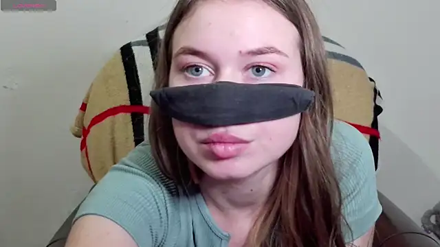 Snapshot of Mikki5P chatting on January 24, 2025, 5:00 pm Mikki5P online show from January 24, 2025, 5:00 pm