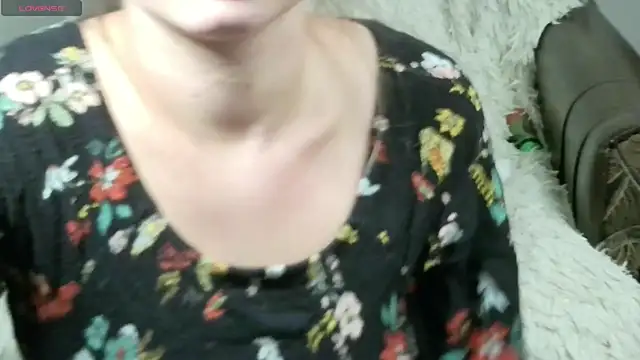 Snapshot of Mikki5P chatting on September 25, 2025, 5:27 pm Mikki5P online show from September 25, 2025, 5:27 pm