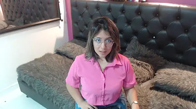 Snapshot of Pandoracherry chatting on December 19, 2024, 2:01 am Pandoracherry online show from December 19, 2024, 2:01 am