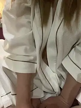 Remi official online show from December 15, 2024, 2:05 pm