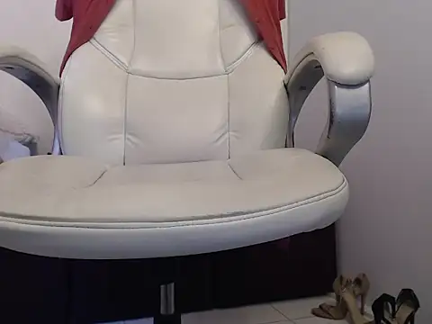 Xileny-Halliwey online show from January 8, 2025, 1:41 pm