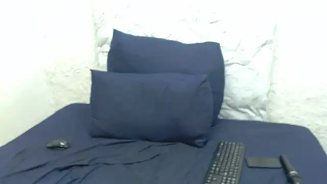 Snapshot of LolaTwerksXX chatting on March 8, 2025, 11:05 am LolaTwerksXX online show from March 8, 2025, 11:05 am