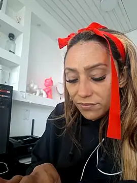 salome drasin online show from January 14, 2026, 12:44 pm