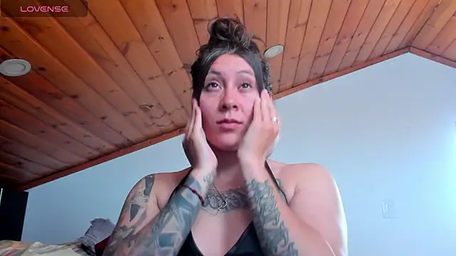 Snapshot of Darkness_jones_ chatting on February 2, 2026, 6:28 pm Darkness jones online show from February 2, 2026, 6:28 pm