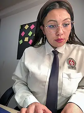 LIZ-06  online show from October 25, 2025, 4:02 pm