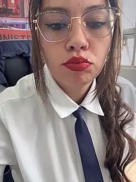 LIZ-06  online show from November 11, 2025, 1:44 pm