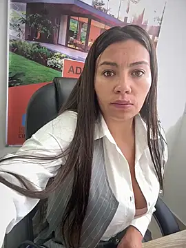 LIZ-06  online show from November 26, 2025, 12:50 pm