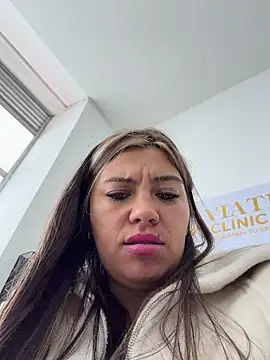 Snapshot of LIZ-06_ chatting on July 21, 2026, 1:35 pm LIZ-06 online show from July 21, 2026, 1:35 pm