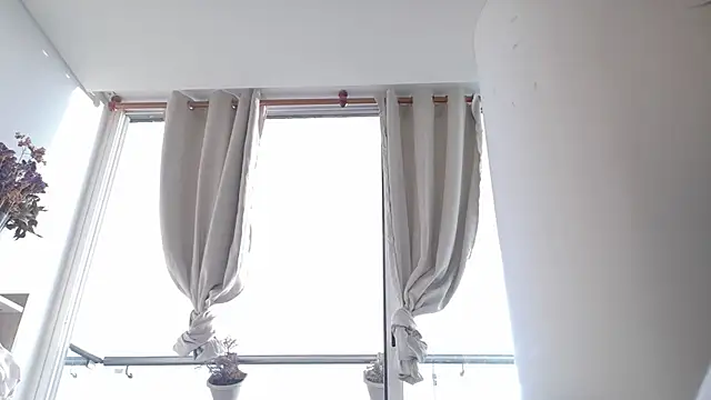 Snapshot of lia__Suummer chatting on November 8, 2025, 10:08 pm lia Suummer online show from November 8, 2025, 10:08 pm