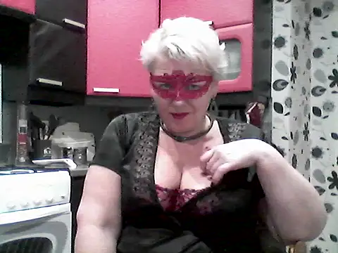 Lisa Suzie online show from March 11, 2026, 7:42 pm