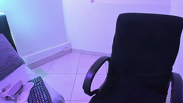 Emyli rousse  online show from January 14, 2025, 4:18 pm