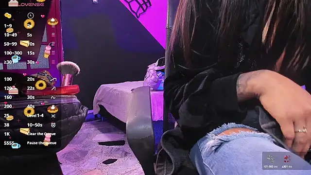 dakota-bright01 online show from January 24, 2025, 12:52 pm