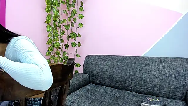 dakota-bright01 online show from February 17, 2025, 12:59 pm