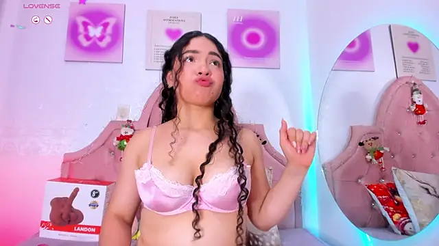 amandalee01 online show from November 28, 2025, 7:49 pm