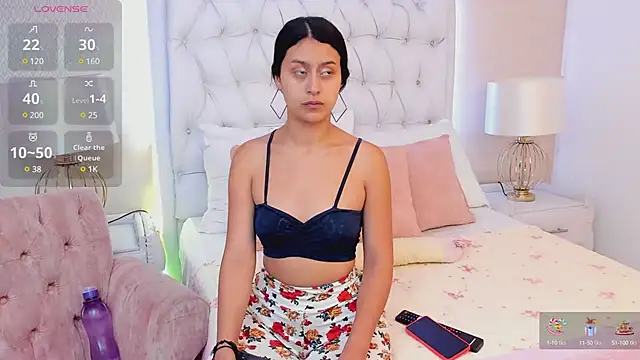 MiaLevitz online show from February 4, 2025, 11:38 am