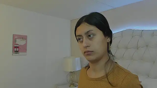 MiaLevitz online show from March 9, 2025, 12:09 pm
