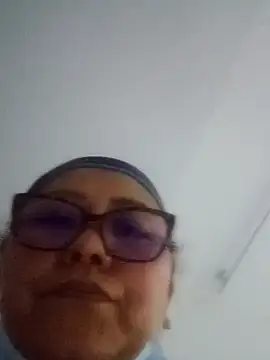 Snapshot of Darly_Gomez chatting on December 31, 2024, 12:43 am Darly Gomez online show from December 31, 2024, 12:43 am