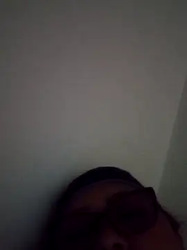 Snapshot of Darly_Gomez chatting on March 8, 2025, 8:46 pm Darly Gomez online show from March 8, 2025, 8:46 pm