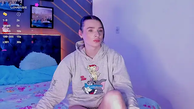 elafranco  online show from December 17, 2024, 8:10 pm