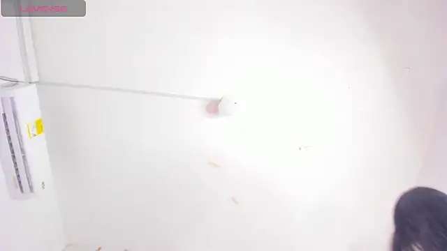 aggy castel online show from April 10, 2026, 2:22 pm