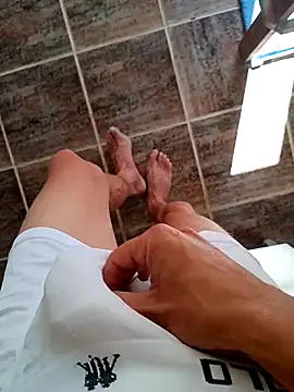 Snapshot of paubabando_ chatting on March 5, 2025, 12:22 pm paubabando online show from March 5, 2025, 12:22 pm