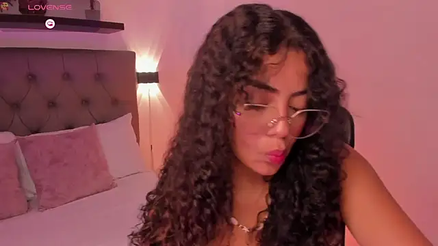 yaya23x online show from December 16, 2025, 1:27 pm