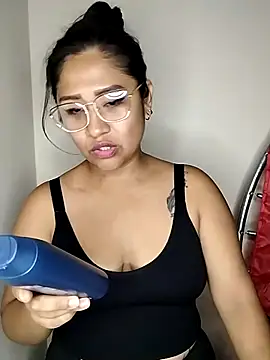 Snapshot of ineliveca chatting on January 29, 2025, 5:24 pm ineliveca online show from January 29, 2025, 5:24 pm