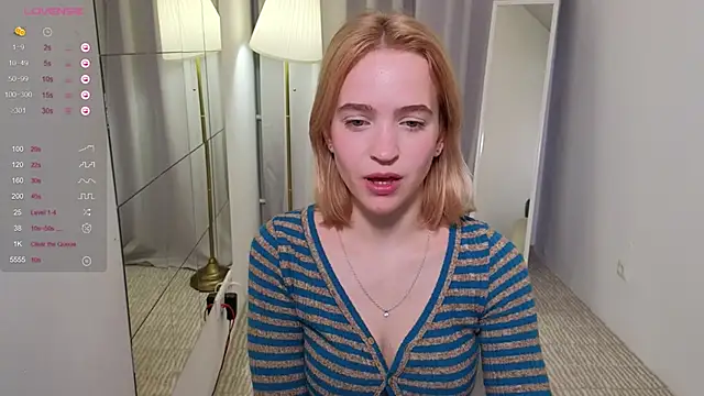 Snapshot of luna_cosmic chatting on December 18, 2024, 3:22 pm luna cosmic online show from December 18, 2024, 3:22 pm