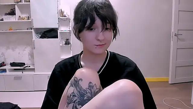 Snapshot of luna_cosmic chatting on February 7, 2025, 4:14 pm luna cosmic online show from February 7, 2025, 4:14 pm