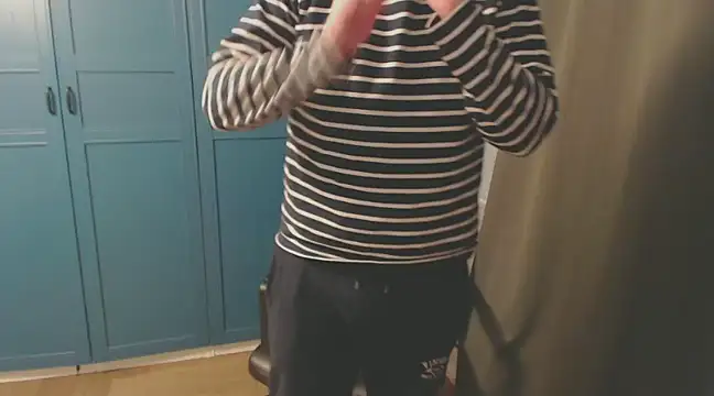 Snapshot of CuteMan33 chatting on December 15, 2024, 11:20 pm CuteMan33 online show from December 15, 2024, 11:20 pm