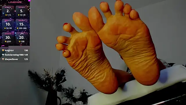 Snapshot of ZAFIRO_WINSLOW chatting on February 22, 2025, 2:28 am ZAFIRO WINSLOW online show from February 22, 2025, 2:28 am