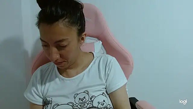 kaybabyhot online show from September 30, 2025, 4:23 pm