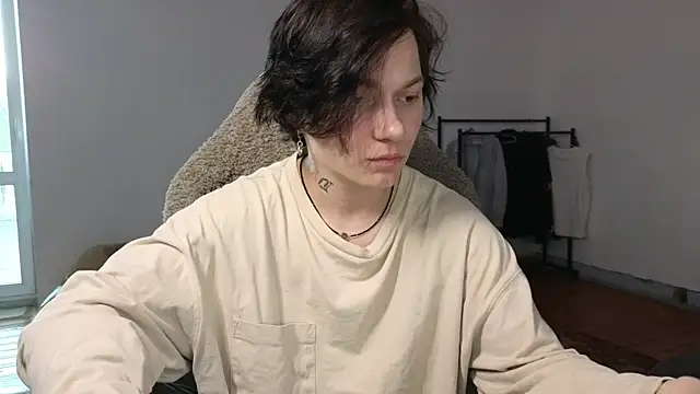 esajukyy online show from July 9, 2026, 2:21 pm