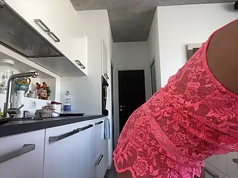 Snapshot of Samira-Summer chatting on March 4, 2025, 2:10 pm Samira-Summer online show from March 4, 2025, 2:10 pm