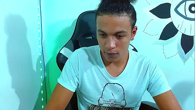 Snapshot of Black_Diamon_ chatting on January 28, 2025, 7:43 am Black Diamon online show from January 28, 2025, 7:43 am